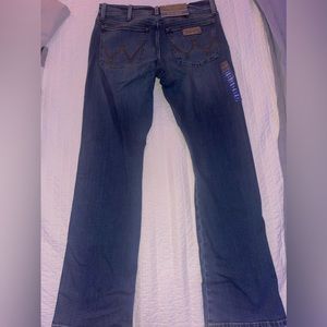 Wrangler dark wash slim fit cowboy cut